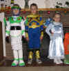 1_kids_halloween.jpg (216685 bytes)